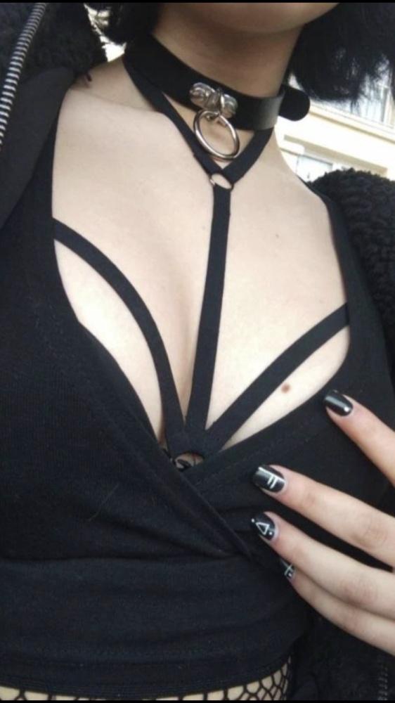 Дополнила свой образ этой портупеей. Муж напал как после долгой разлуки))