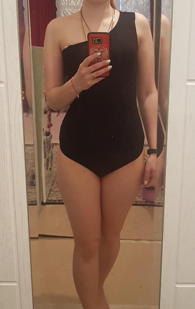 Боди вообще клёвое, заказывала р.34 , ношу 42 российский , подошло отлично т.к грудь небольшая. Легкое, на лето вообще отлично, непросвечивает.Был бы такой же чисто белый еще, было бы вообще огонь. Прадовцу спасибо.