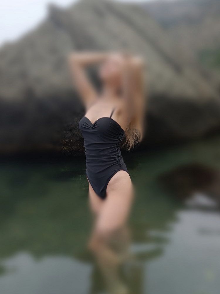 Когда мерила купальник, понравился, забрала, но в носке он не удобный, собирается и топорщится там, где не должен