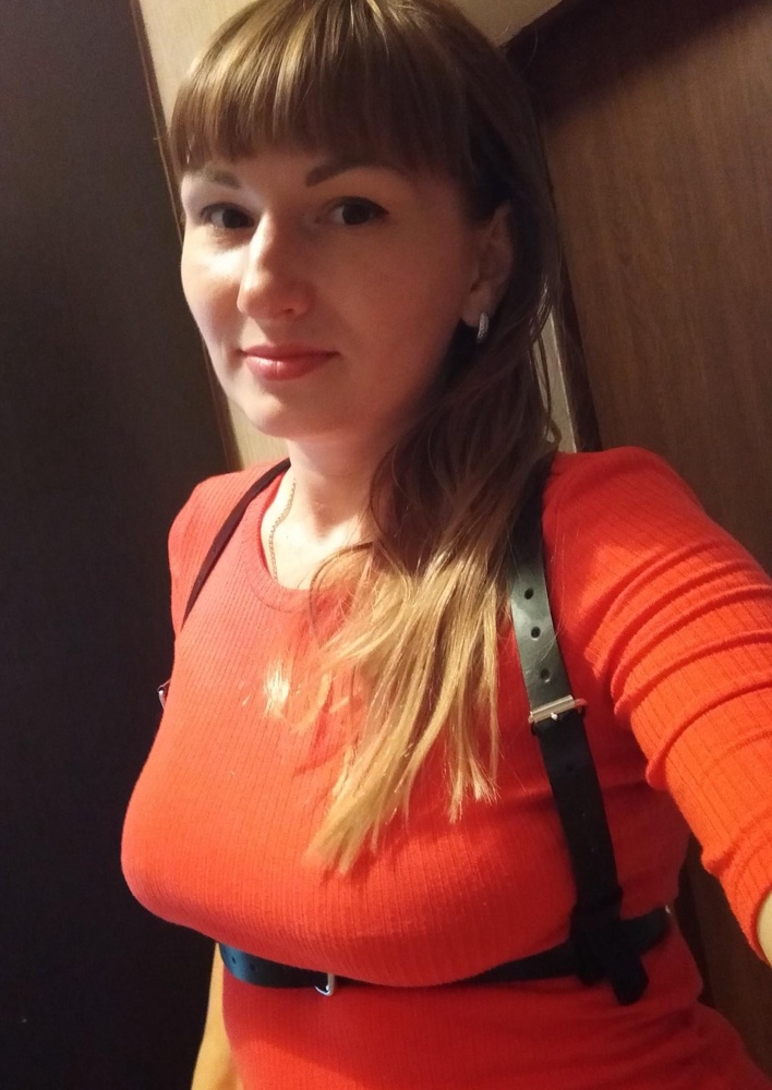 Просто супер,за 596 р вообще подарок.Качество на высоте,кожа достаточно мягкая,застёжки добротные.Очень довольна,муж увидел-забыл куда шёл))