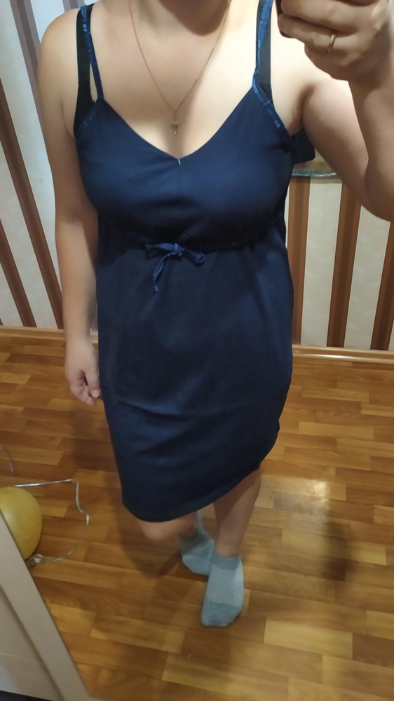 В размер, и грудь пышная вмещается, ткань мягкая.