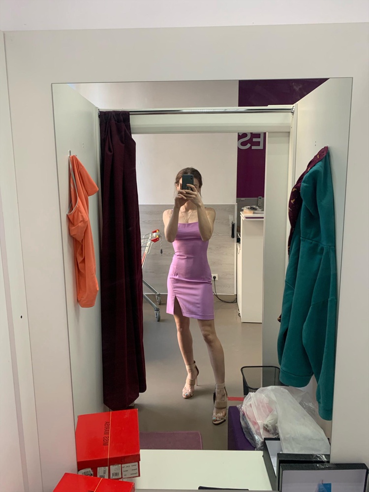 Выглядит достаточно просто. Но по фигуре! Синий цвет оставила, тк красивый цвет. Остальные как-то совсем простова-то выглядят, хотя думала, что больше понравится вообще лиловый …