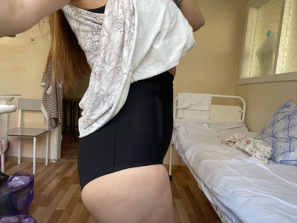 На ОБ 97см взяла размер 96, еле натянула в бёдрах и с трудом застегнула, но я это сделала, лёжа!😁🙏🏻 фото на 6 день после КС