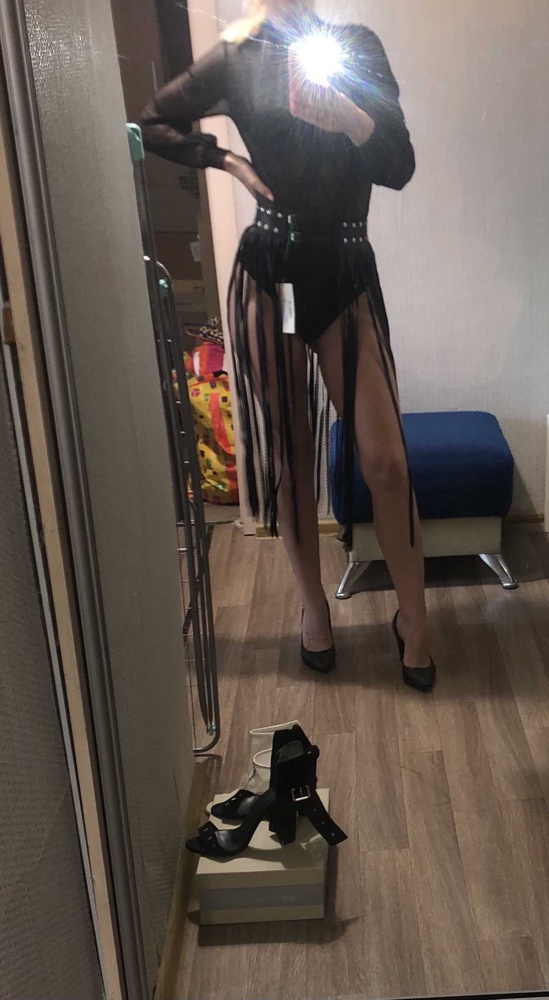 Супер классная, сидит идеально, нигде ничего не торчит, все края ровные😍