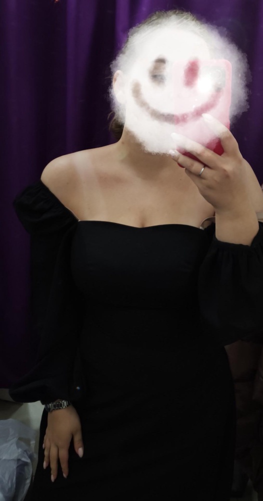 Платье очень хорошее. На объем 80D - очень тесно в груди. Перезаказала в другом размере, но к сожалению другого цвета, тк черного уже не было. Ткань качественная. Красивый женственный силуэт.