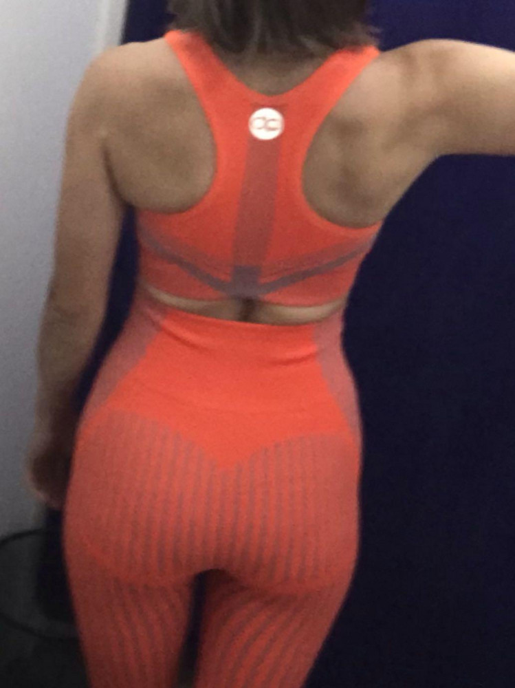 Качество на высоте, есть комфортные вкладыши, широкие лямки. Ткань в рубчик приятна на ощупь. Выбрала другую расцветку. Прикладываю несколько фоток. Выбрала розово-чернильный.