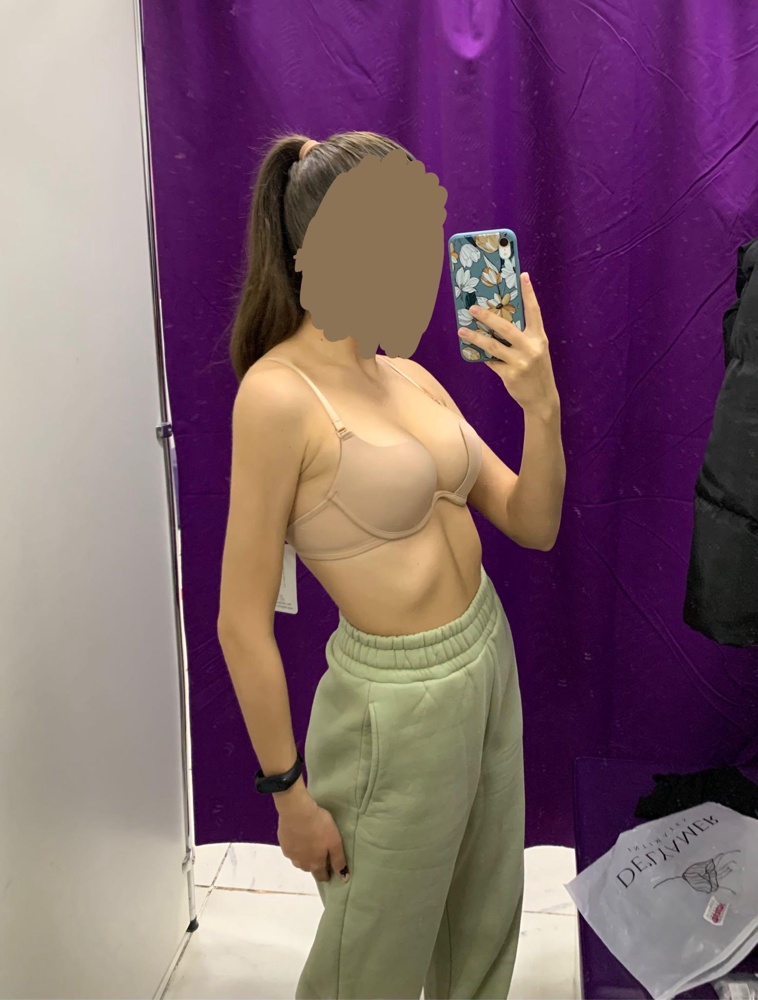 Снимаю звезду за то, что действительно какая-то беда с размером. Ношу 75B. В описании написано, что маломерит, я заказала сразу 75B и 75С. В итоге, в 75В мал в обхвате, но великоват был в чашке, она оттопыривалась. А 75С был как раз по чашке, но велик в обхвате. Хотя и там 75, и там 75🤷🏻‍♀️ Перезаказала другой 75С, потому что в этом сбоку под подмышкой был растянут материал, который идёт от чашечки и дальше по спинке (на последнем фото) - он топорщился, с другой стороны такого не было. Возможно кто-то растянул, когда мерил до меня, поэтому он был велик - не знаю. На фото на мне 75С. Мои параметры - об. под грудью 75, об. груди 89. Качество = цена.