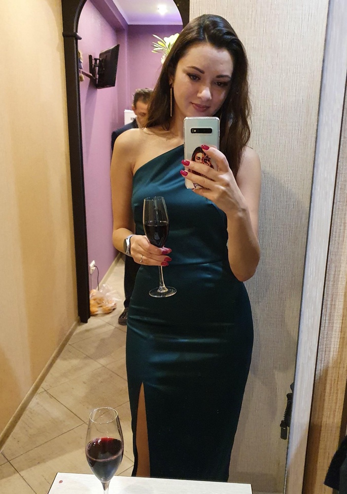 Платье в носке повело себя отлично! Чувствовала себя в нем леди)