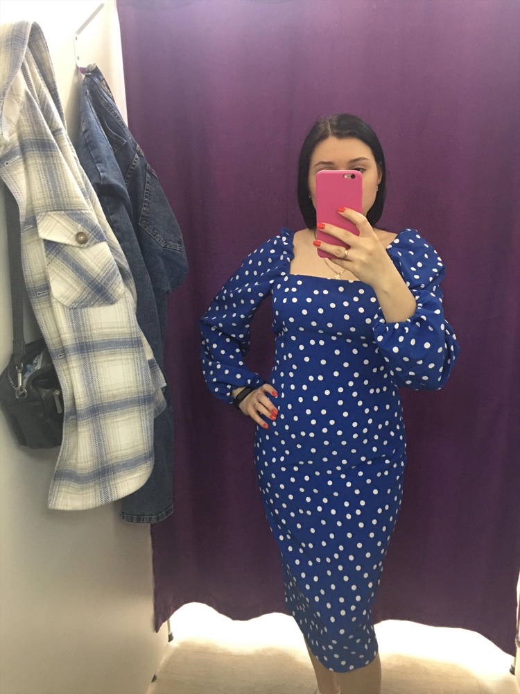 Очень понравилось,платье супер.на рост 170 длина ниже колена см на 10-15,сидит хорошо,по фигуре,но так как фигура разная у всех,то и платье выглядит по-разному.я выкупила,вообще у этого бренда очень много интересных моделей платьев