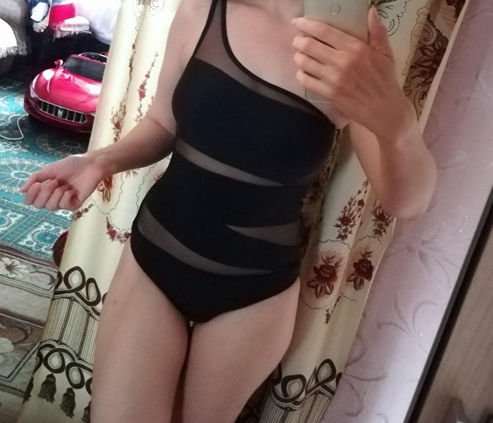 Качество хорошее. Но выбрала синий цвет. В размер.