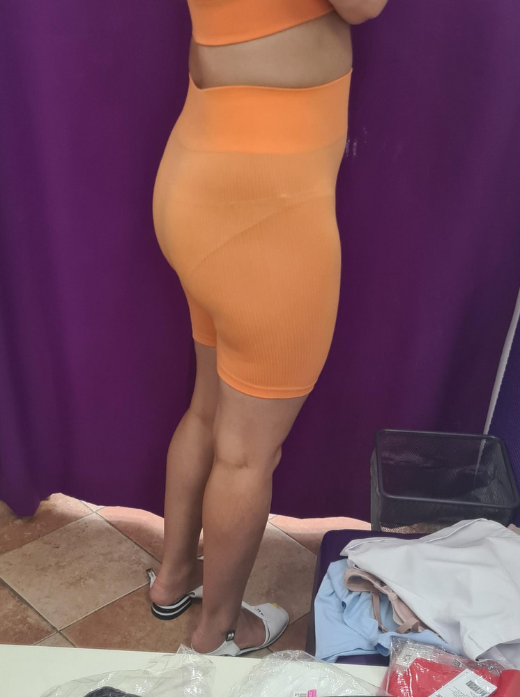 Ну уж очень сильно просвечивант, заказала дома ходить, но увы , не решилась оставить.