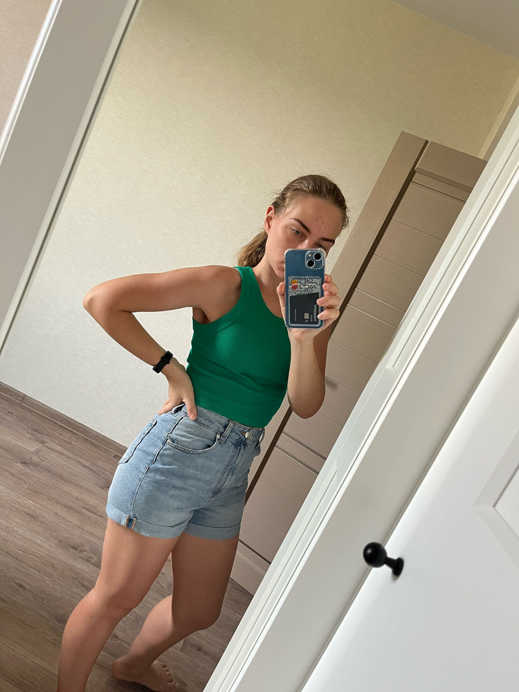 Отличный топ, нигде не жмёт. Рост 164, ОГ -82