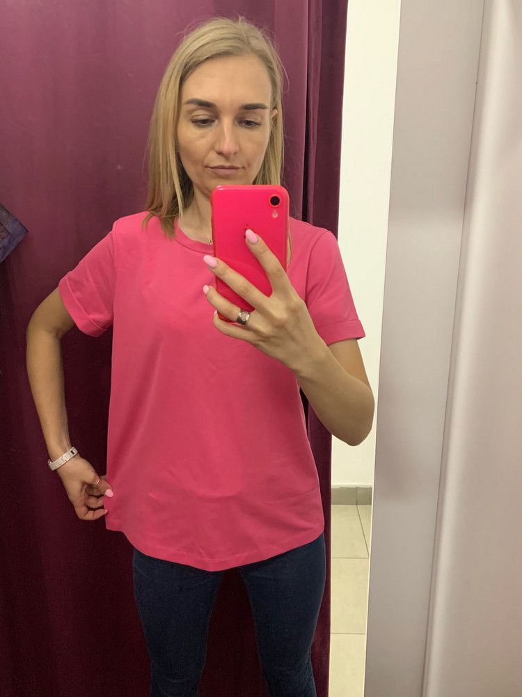 Футболка яркая, качественная, но пришла мне большевата, перезакажу