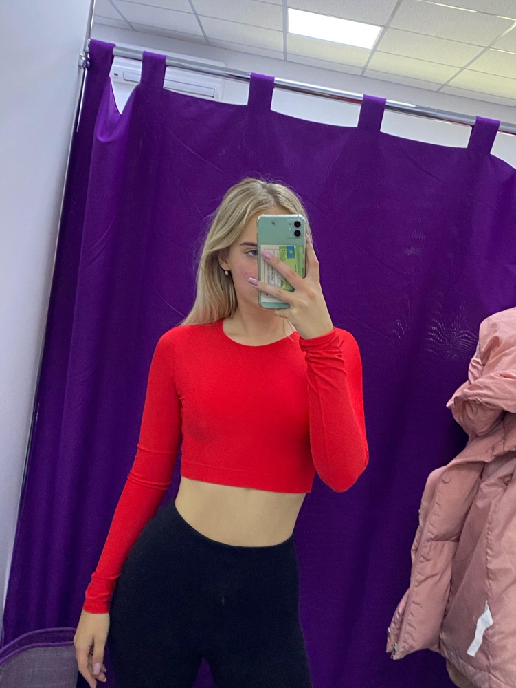 Очень крутой, все понравилось не считая ужасного запаха. 