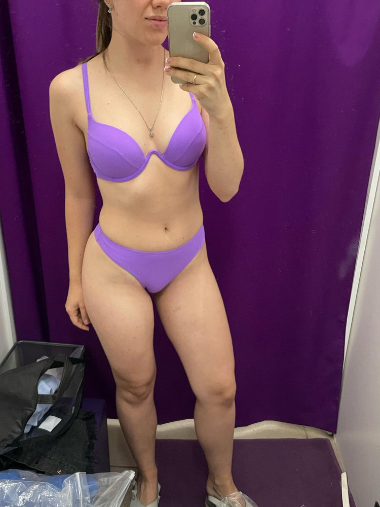 Отличный купальник! Очень хорошо подойдёт на маленькую грудь. 