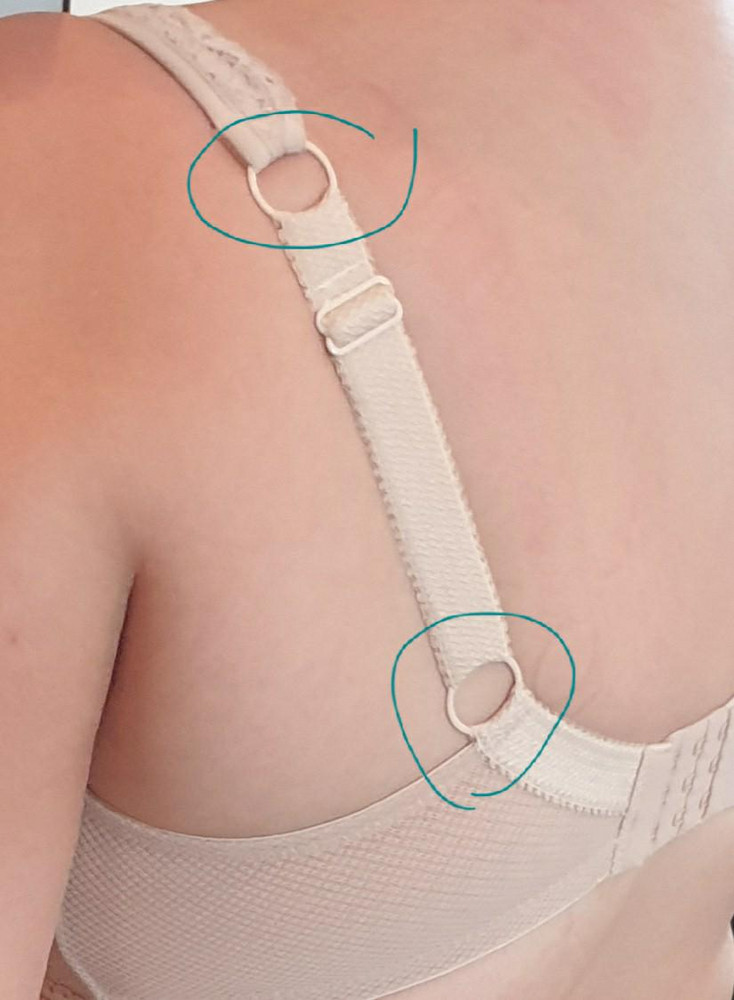 Замечательно держит, красивая форма, тонкий, без пушапа! Но, в процессе носки заметила, что при каждом движении рук происходит скрип! В месте, где лямка крепится кольцом к основанию при движении происходит трение и звучит скрип🙄 не приятно...скрипит постоянно🤦‍♀️..надеюсь когда нибудь притрется и пройдёт