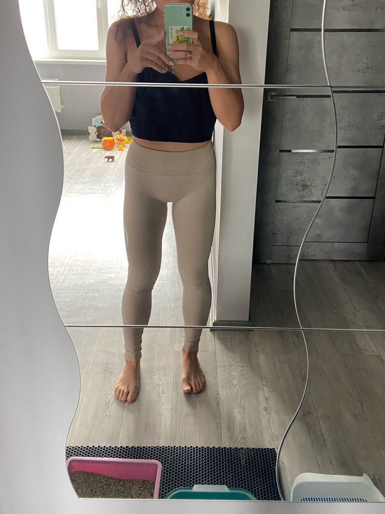 Отличные тайтсы)