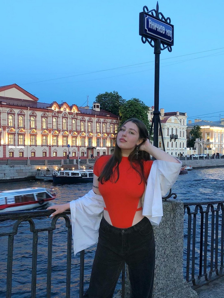 идёт размер в размер, всем советую!