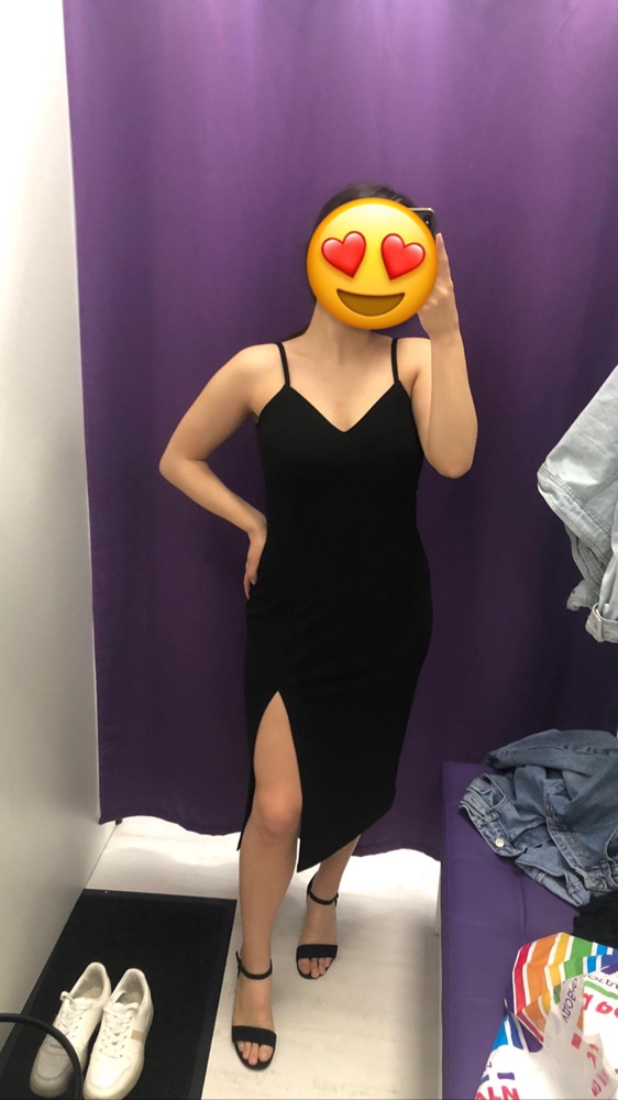 Платье классное 😍 все соответсвует описанию. Брала размер 42 на рост 155см) Покупкой довольна! Спасибо ☺️ 