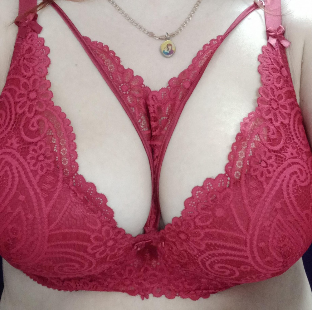 Качество супер,на большую грудь отлично подошёл, поддерживает на 5+