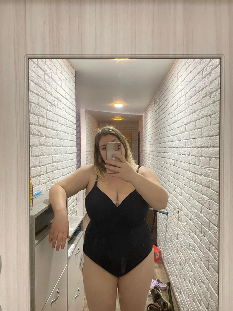 Хороший купальник, скрадывает все что нужно, большую грудь нормально держит