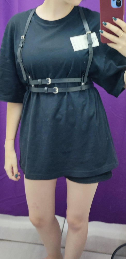 Пришла не та портупея, заказывала тройную а пришла двойная хотя на этикетке написано "тройная" :(
Забрала, замки прочные, есть слабый запах, носить буду, но осадок остался