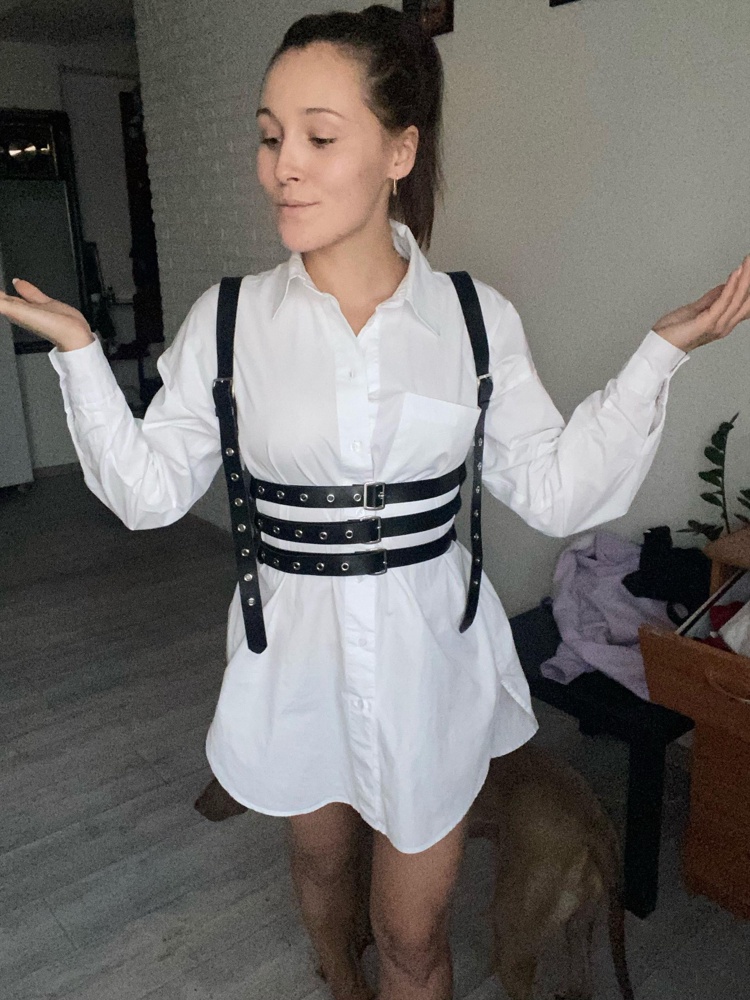 Крутая вещь🔥 Чуть большая по размеру, убавила все на минимум , но в целом классно! Собрала ремешки за 5 минут 