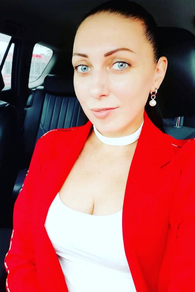 Супер. Мягкий, удобный, смотрится не вульгарно, а элегантно.