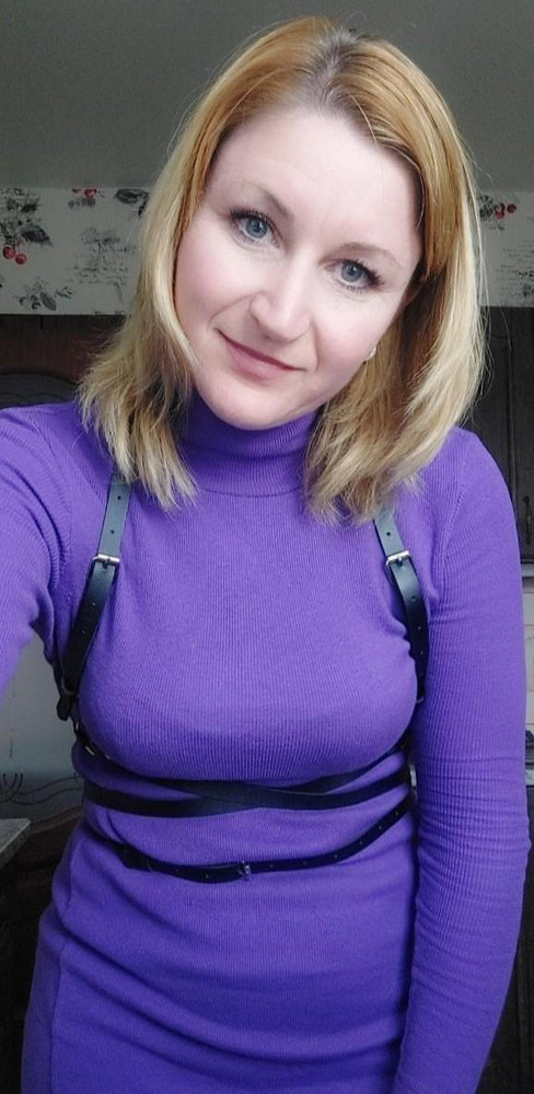 Классный. Подходит ко всему.