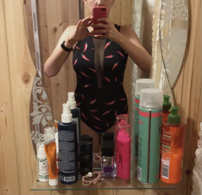 Купальник супер, одно но, вытащила чашки, так лучше сидит. Качество хорошее, сидит отлично. 