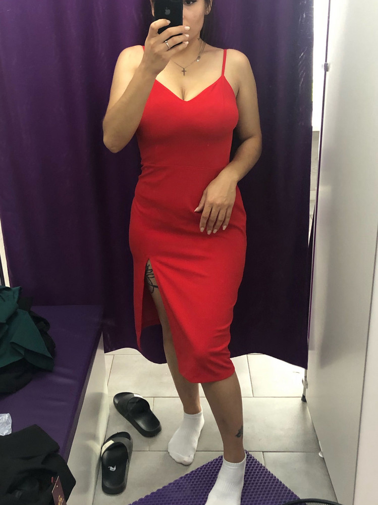 Девочки,цвет как на фото,все классно,даже мою огромную 🍒 держит.НО БОЛЬШЕМЕРИТ!на свой 46 заказала 46 и оказалось велико в талии и бедрах,перезаказала на размер меньше