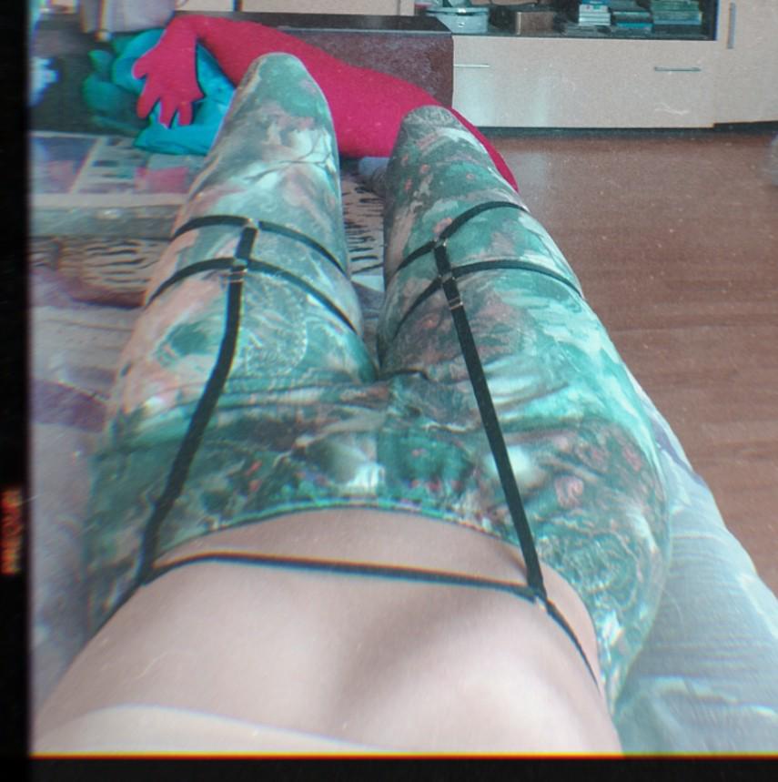 начиталась конечно отзывов о подмене товара wb, как пришло уведомление - шла и тряслась))
но🤞
девочки, берите!! я в восторге, реально утягивается подо всех. 176/60 😍