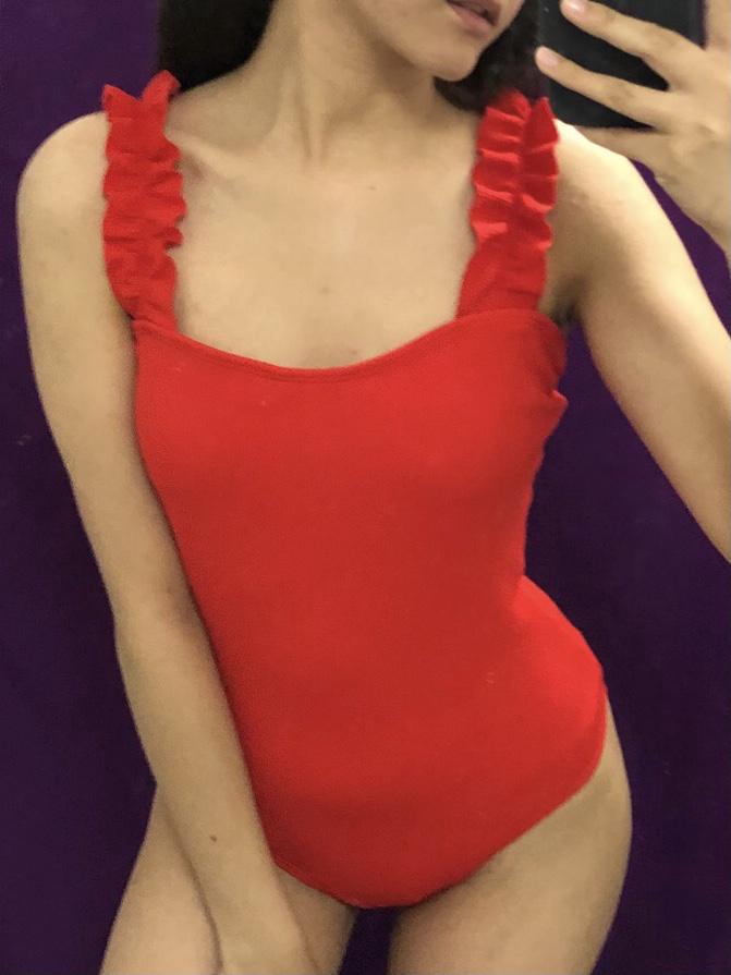 Очень красивый, но для девушек с большой грудью( Мне в подмышках велик. А так, у него замечательное качество! 😍❤️‍🔥