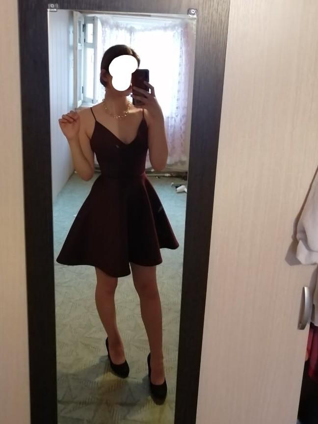 Очень красивое платье, плотный материал, село идеально по фигуре