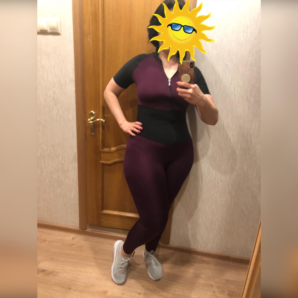 Отличный комбинезон! Прекрасно подошёл с большой разницей талия/попа. Мягкий, нежный. Очень удобно заниматься! Не тянет, не сползает. Из-за особенностей фигуры мне трудно подбирать - штаны проходят в попе, но начинаю сползать с талии, футболки хорошо в плечах, но поднимаются с попы. А тут все отлично! При занятиях хорошо отводит влагу.