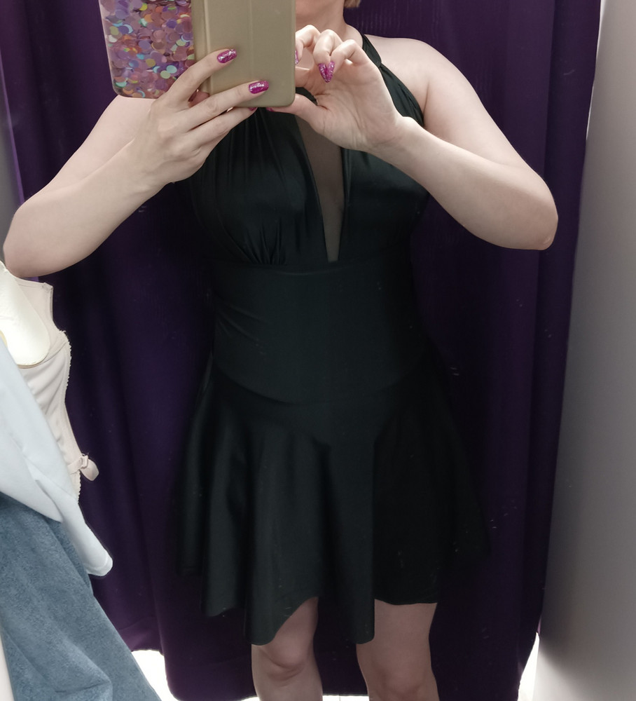 Мне понравился купальник. Дочь подумала, что это сарафан😁. Сидит хорошо.