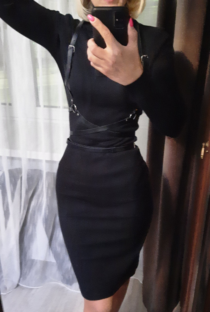 Прикольная вещица)
Немного повозилась чтобы разобраться как её на себя надеть)