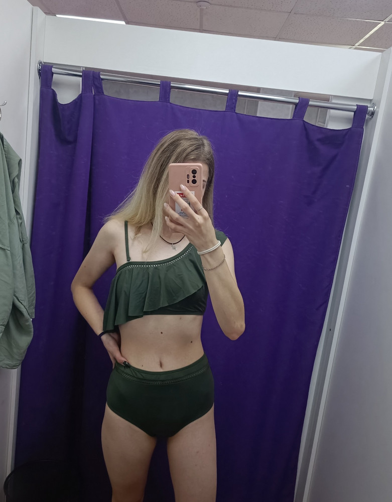 всё супер, только плавки сзади не очень((