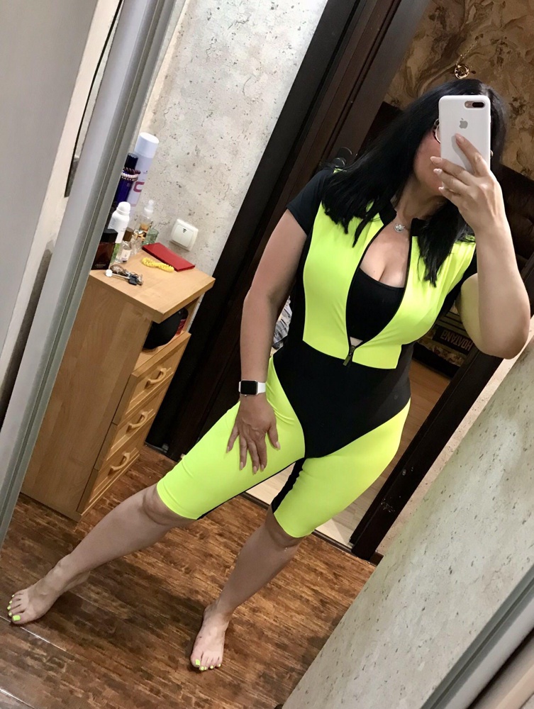 Отличный комбез, единственный недостаток просвечивает. Но подобрав правильное белье проблему можно устранить. Использовать буду для занятий йогой и велопрогулок