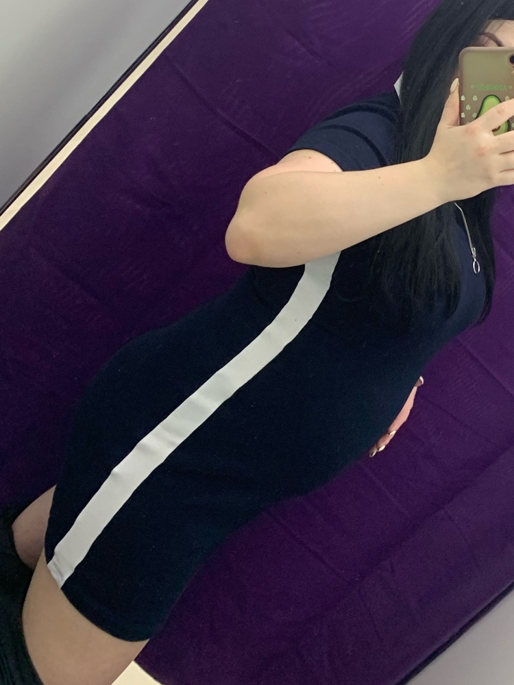 Платье на рост 163 коротенькое) плюс у меня беременное пузо) но само платье классное, качественное и удобное 💙