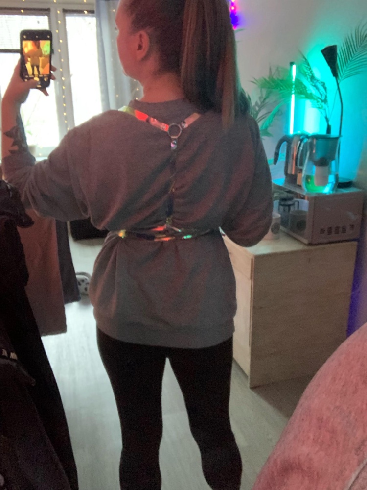 Очень красивая портупея! На свой размер L взяла L (логично же)) оказалось - впритык, так что лучше брать на размер побольше. А так всё хорошо :) 