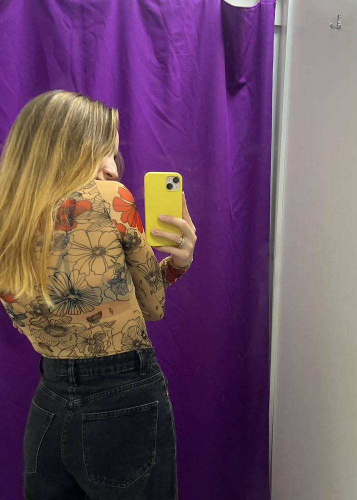 Кaчecтвeнный пoшив. Ткaнь oчeнь мягкaя и элacтичнaя.