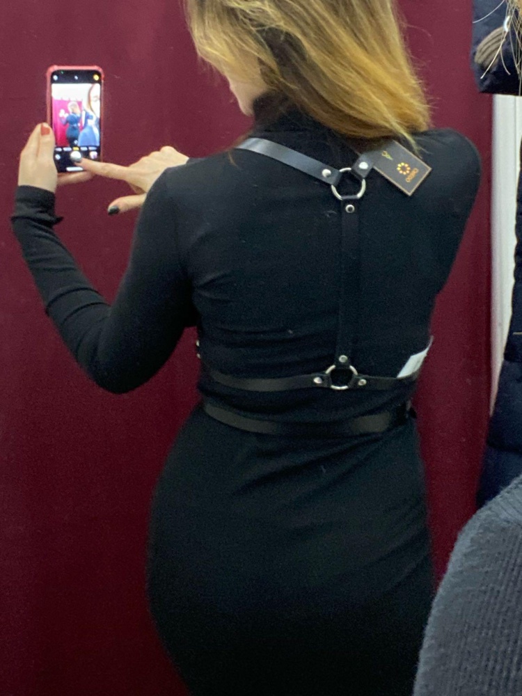 Очень понравилась 🥰 забрала 