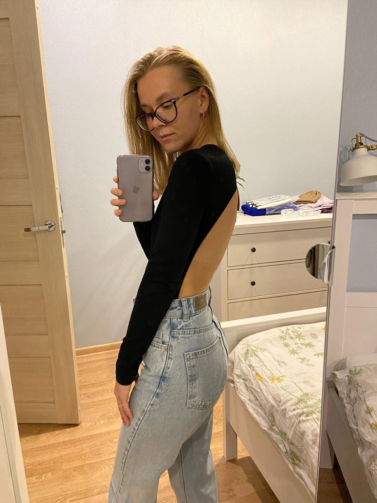 Боди классный, сшит аккуратно, качество отличное. Но на невысокий рост, мне на 164 см был только-только, если выше - будет тянуть.