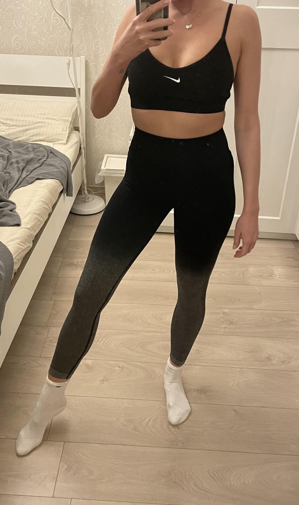 Классные лосины с супер посадкой ,соответствуют размеру 