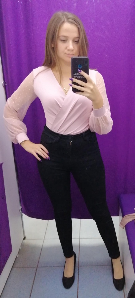 Неплохое боди, мне понравилось, ткань конечно не вау, но для офиса нормально. Но свою цену опрадало