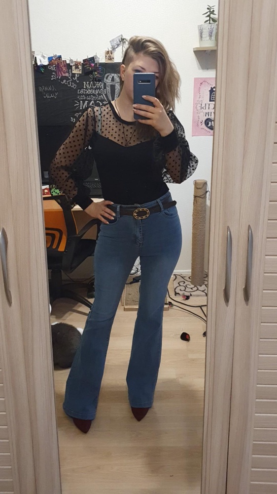 Не успела застегнуть оторвался кручок для пуговицы. А так отлично всё.  На рост 164 длина идеальная