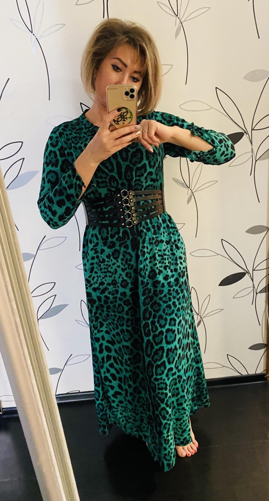 Шикарный широкий ремень на талию 86см подошёл идеально, он сзади на резинке тянется хорошо, цена 703₽.