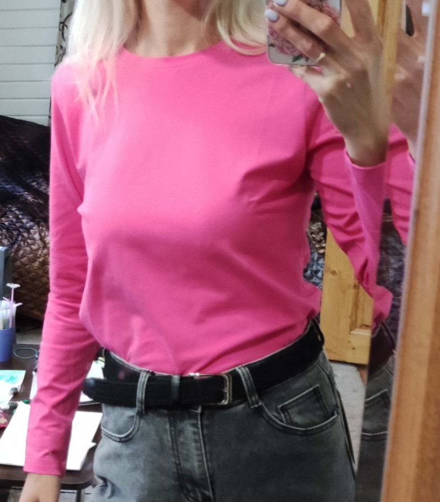 На ог89, от70 взяла 46 размер. Обычно ношу 44 размер, надо было и сейчас его брать. Люблю, когда кофта сидит свободно, но в данном случае выглядит мешковато (на фото это не так заметно). В целом лонгслив хорошего качества, подошёл мне на рост 180.