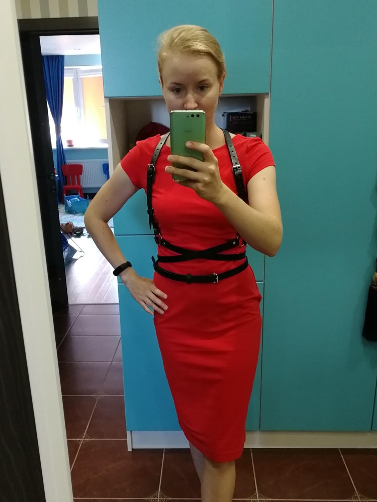 Потрясная штука. Размер подошёл. Качество отличное. Натуральная кожа. Любую простую вещь преображает сразу. Рекомендую!